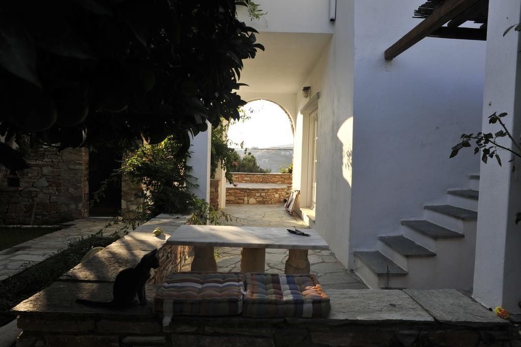 Romano garden house - land tales Agios Romanos Habitación foto